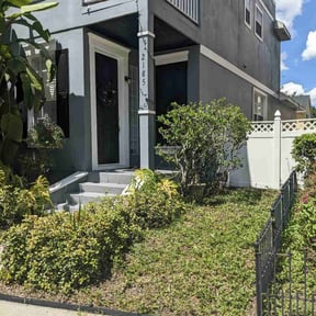 Bush Trimming by Kick'n Grazz lawn service reviewed on November 26, 2025