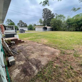 Leaf Removal by Summa Solutione LLC reviewed on May 5, 2026