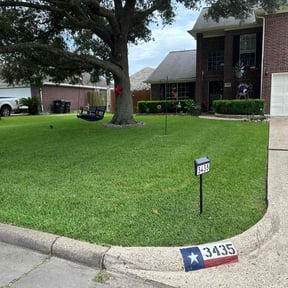 landscaping by Soap House,LLC reviewed on August 18, 2025