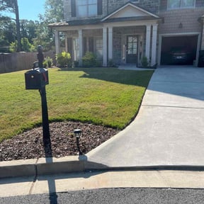 gardening service by Dave's handyman services reviewed on August 16, 2025