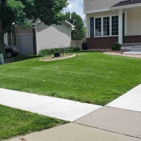 landscape maintenance by Green Clips Lawn Care LLC reviewed on August 15, 2025
