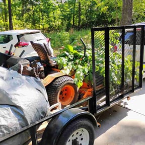 Leaf Removal by Everything and More Thrift LLC reviewed on May 18, 2026