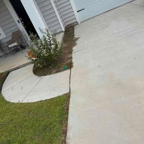 Flower Bed Weeding by T&amp;K LAWN CARE&amp;MORELLC reviewed on August 19, 2026