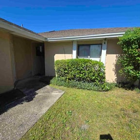 Bush Trimming by Escobar Landscaping reviewed on October 19, 2025