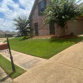 lawn service by Keep it clean lawn service reviewed on May 14, 2025