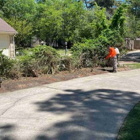 Flower Bed Weeding by VSK LLC reviewed on April 4, 2026