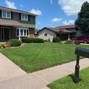 residential landscaping by Finish Line Lawns llc. reviewed on August 20, 2025
