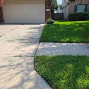 grass cutting by FRL Landscaping reviewed on August 17, 2025