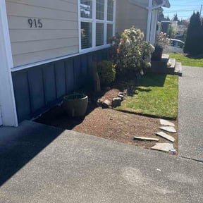 Flower Bed Weeding by Full Circle Lawn Care reviewed on July 10, 2026