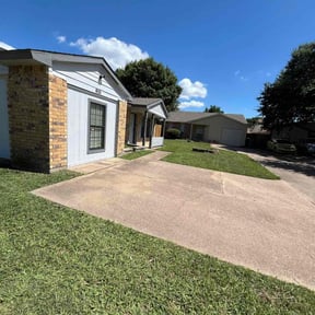 yard service by GMC Landscaping, LLC reviewed on November 19, 2025