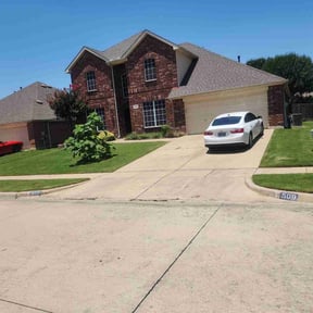 yard service by Pro-Lawn-Care 1 reviewed on December 3, 2025