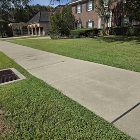 landscaping by FRL Landscaping reviewed on December 26, 2025