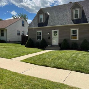 grass maintenance by Full Circle Lawn & Landscape reviewed on April 15, 2024