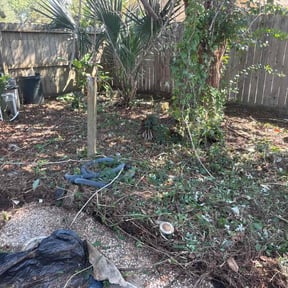 Flower Bed Weeding by lane lanescape reviewed on October 18, 2025