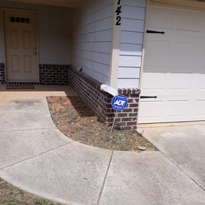 Flower Bed Weeding by Andrew James Property Maintenance reviewed on August 16, 2025