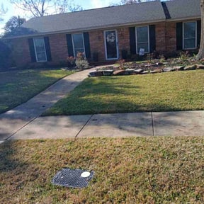 Leaf Removal by Glofel landscaping Llc reviewed on April 20, 2026