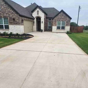 landscaping by Fla Lawn Pros LLC reviewed on March 29, 2024