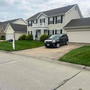 grass maintenance by Good Lawns reviewed on August 18, 2025