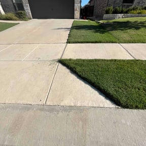 yard maintenance by SE Lawncare LLC reviewed on August 20, 2025