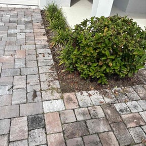 Flower Bed Weeding by Wagner Lawncare reviewed on November 10, 2025