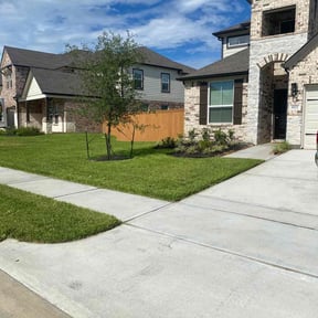 lawn care services by Paul and Paul lawn service and landscaping reviewed on August 21, 2025