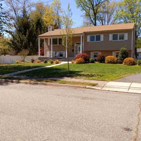 landscape maintenance by Lawn Co reviewed on May 12, 2022