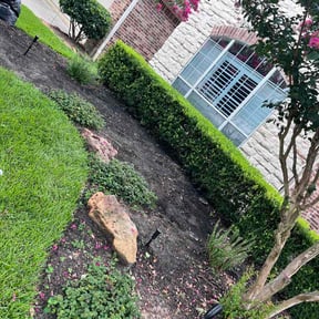 Flower Bed Weeding by StuBDooSMow reviewed on July 16, 2026