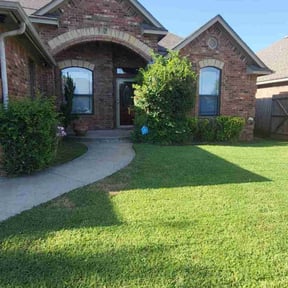 yard maintenance by Wellspring Landscape Services LLC (Duplicate) reviewed on November 9, 2017