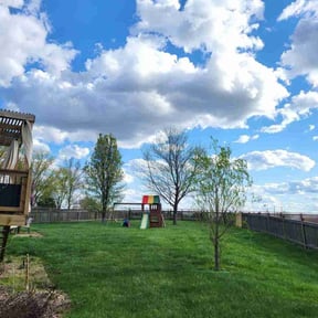 lawn maintenance by Glenda'slandscaping reviewed on May 14, 2024