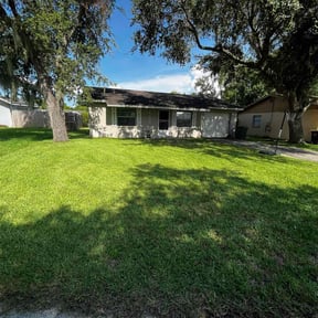 grass cutting by T.R. Integrated Services reviewed on May 14, 2024