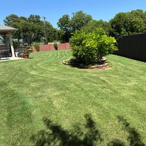 gardening service by JLV LANDSCAPING LLC reviewed on August 21, 2025