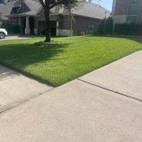 yard service by Frazier Lawn Care reviewed on October 18, 2024