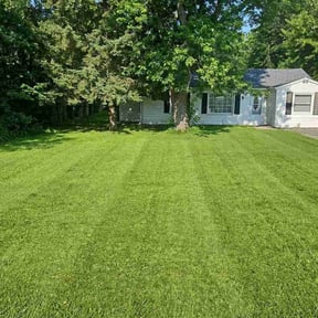 landscape maintenance by Ryan’s Lawn Care reviewed on August 17, 2025