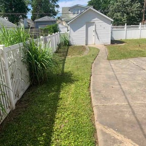 Flower Bed Weeding by ERH landscaping reviewed on June 6, 2026