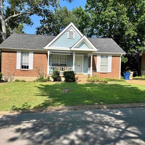 grass cutting by Patton Lawn Care reviewed on December 8, 2023