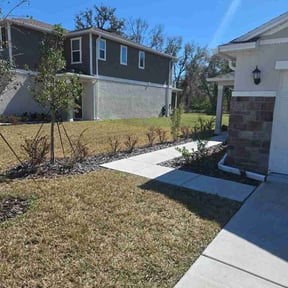 Flower Bed Weeding by Edgar Yanez Services reviewed on February 26, 2026