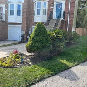 Flower Bed Weeding by Michael's Lawn Maintenance  reviewed on November 18, 2025