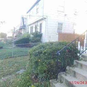 Bush Trimming by Frederickson Lawn Management reviewed on August 14, 2025