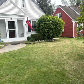 Bush Trimming by Happytime Lawncare reviewed on May 26, 2026