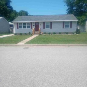 Flower Bed Weeding by First Landscape reviewed on November 19, 2024