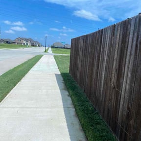 yard work by Kr lawncare reviewed on August 20, 2025