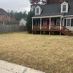 Leaf Removal by A and r lawn care6853 reviewed on October 18, 2025