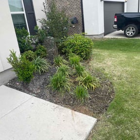 Flower Bed Weeding by Wayne Howard reviewed on April 12, 2026