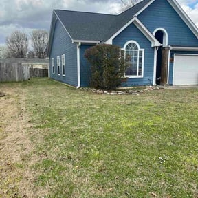 Bush Trimming by FW Home Solutions reviewed on April 18, 2026