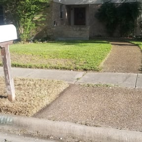Flower Bed Weeding by Gio Landscaping reviewed on August 18, 2025