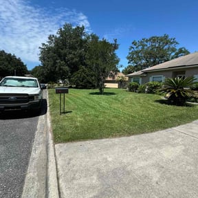 landscape maintenance by Feathers Lawn Service  reviewed on August 20, 2025