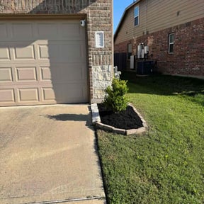 Mulching by Zeroslandscape reviewed on September 7, 2024