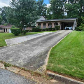 turf care by AMAZING GRAZERS reviewed on June 13, 2025