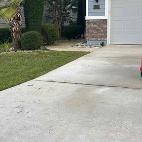 Flower Bed Weeding by Gia Mobile Detailing reviewed on October 19, 2025