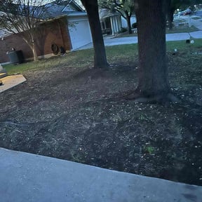 Leaf Removal by Lnd Landscape reviewed on August 17, 2025
